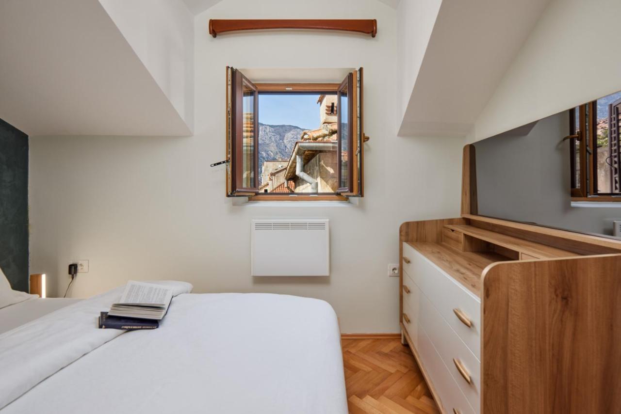 Two-Bedroom Apartment,1204383574:JPEG