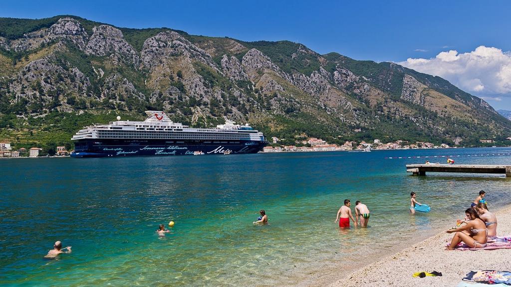 Two-Bedroom Apartment,255694933:JPEG