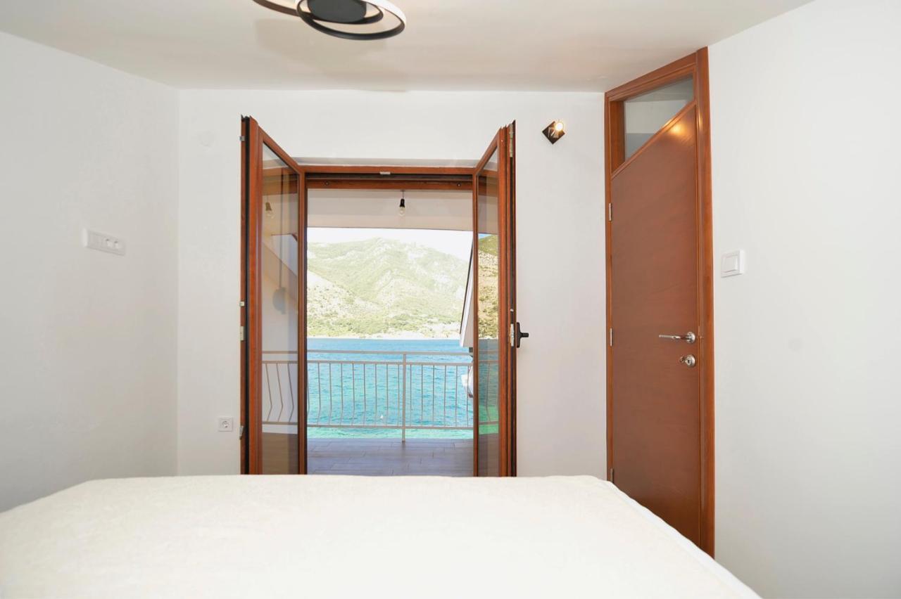 One-Bedroom Apartment,1285492762:JPEG