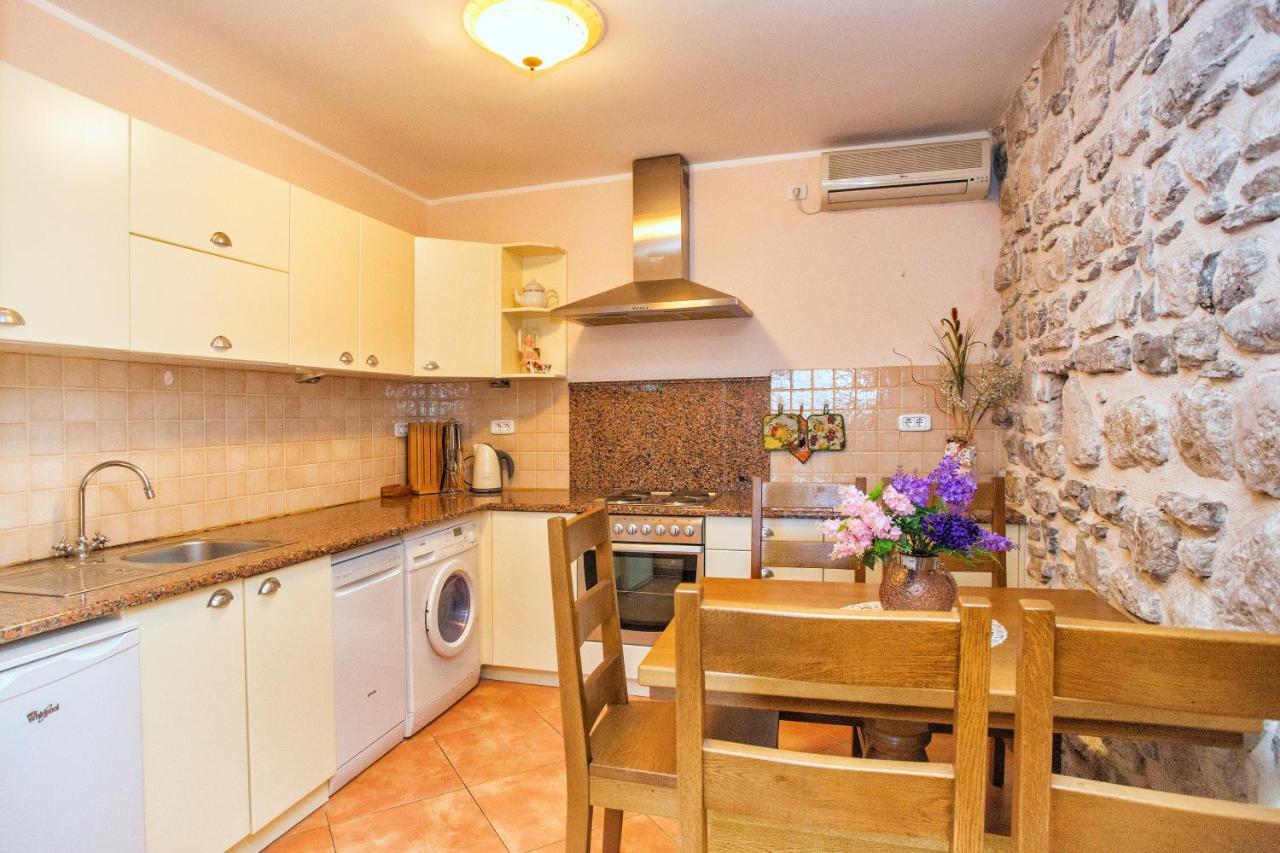 Three-Bedroom Apartment with Patio and Sea View