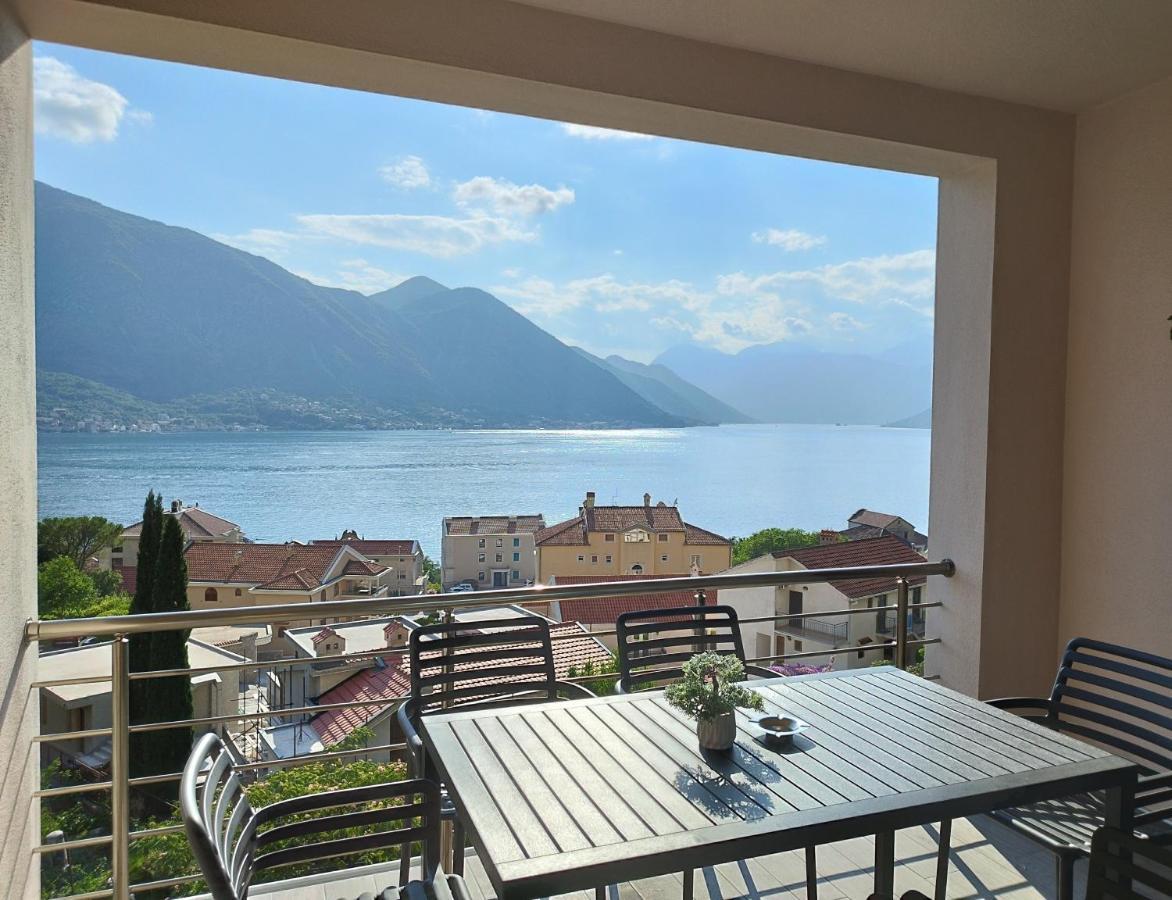 Two-Bedroom Apartment with Balcony and Sea View
