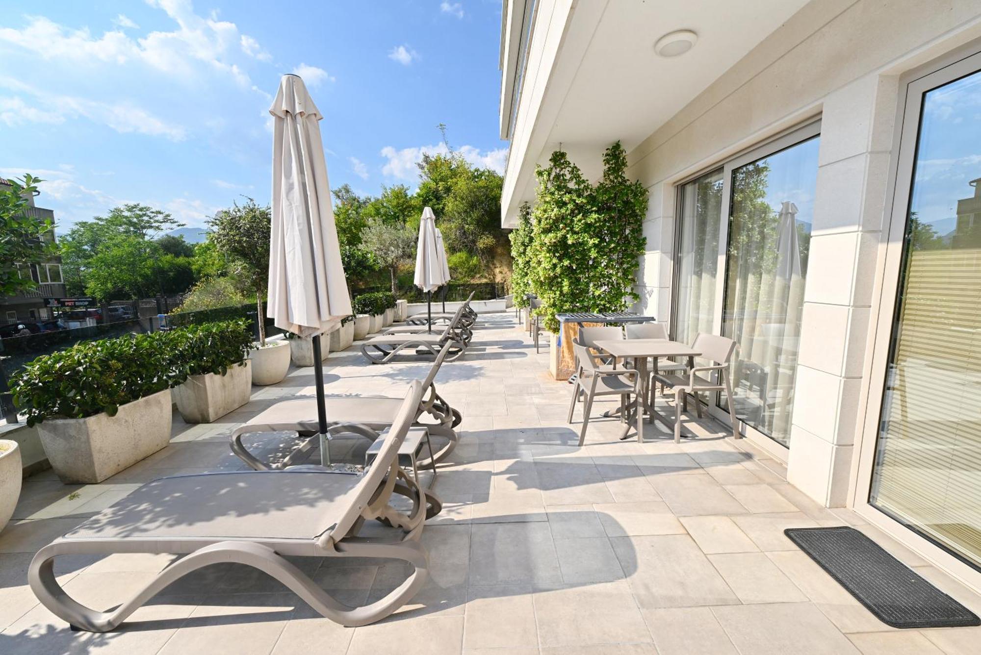 Apartment mit Terrasse