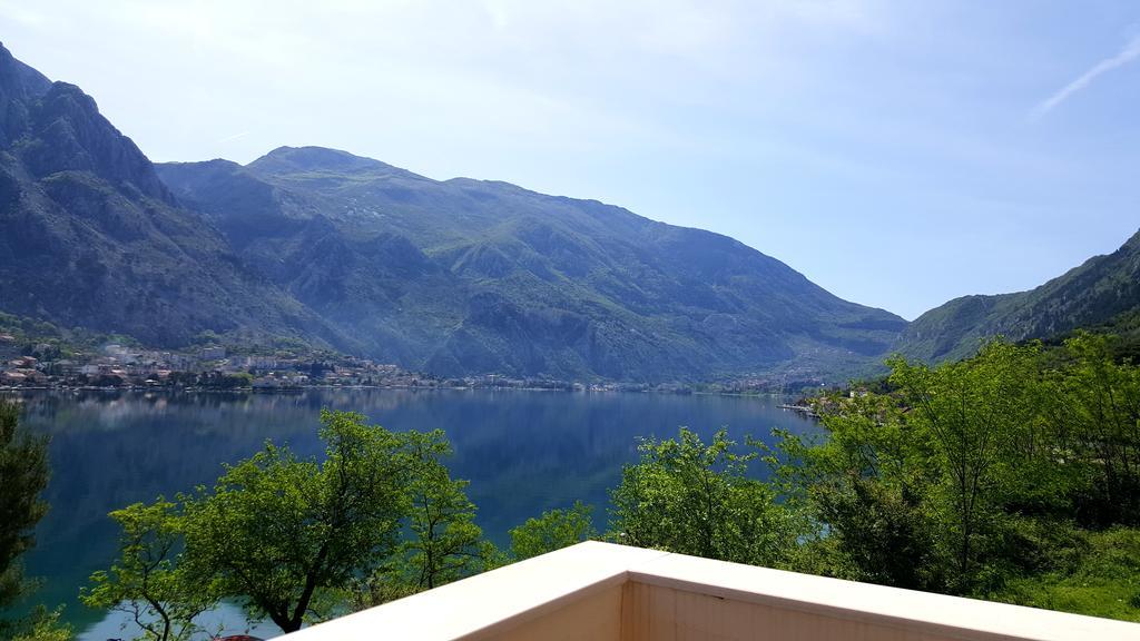 Double or Twin Room with Side Sea View