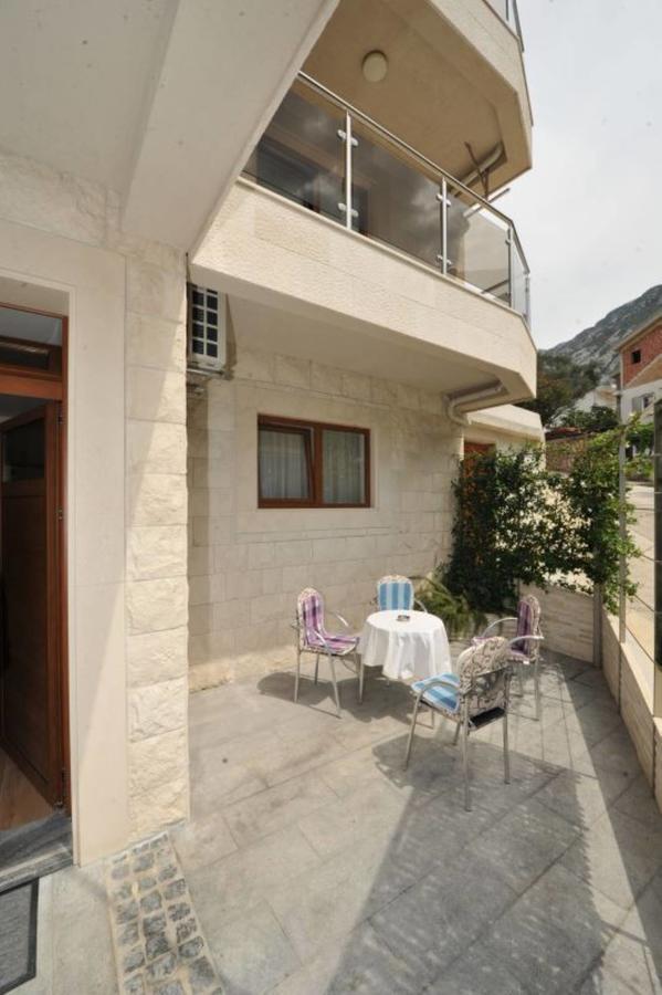 Apartment mit Terrasse
