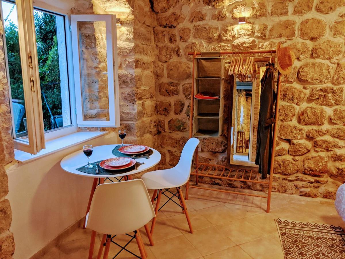 One-Bedroom Apartment,997586139:JPEG