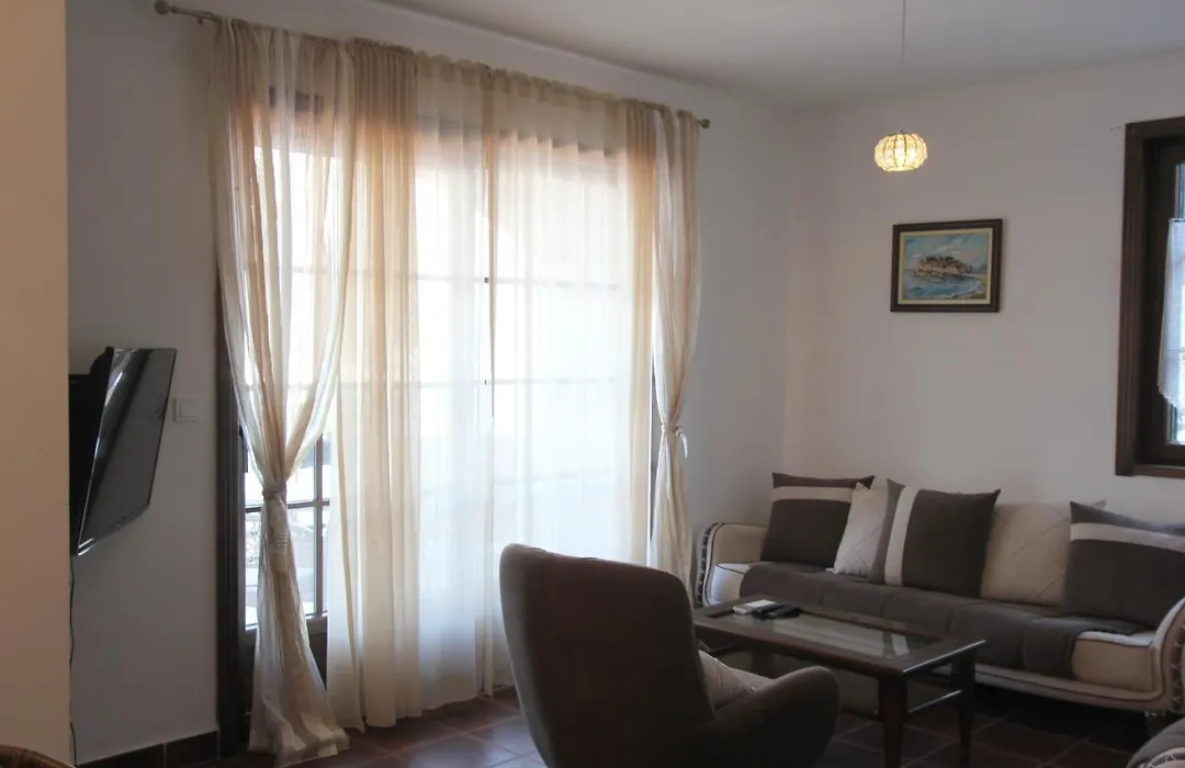 3 Bedroom Apartment In Boka Gardens Complex-1