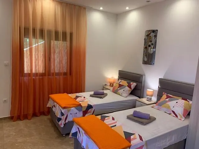 Villa Lili-1