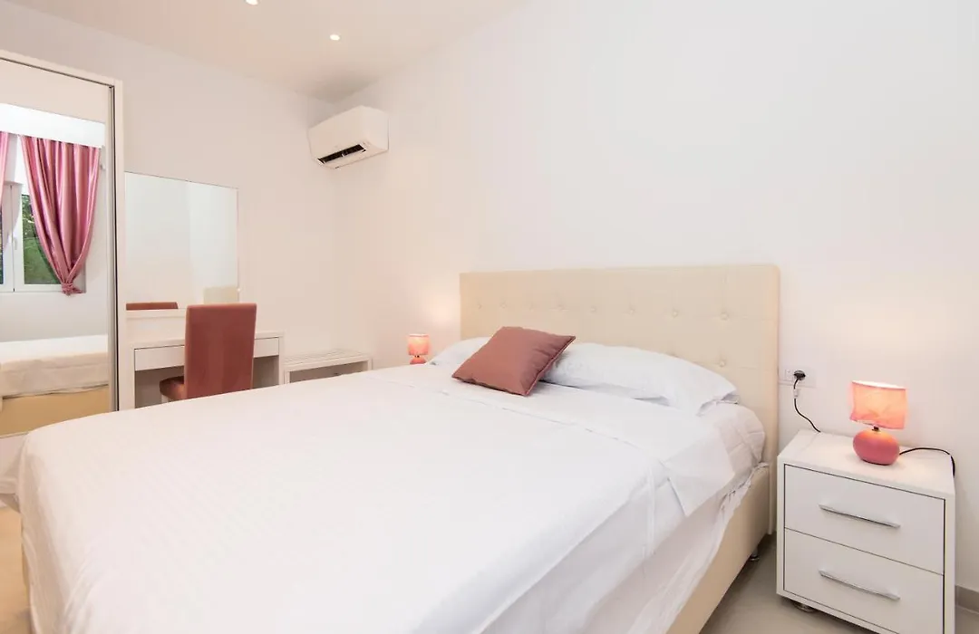Apartments Sunce-1