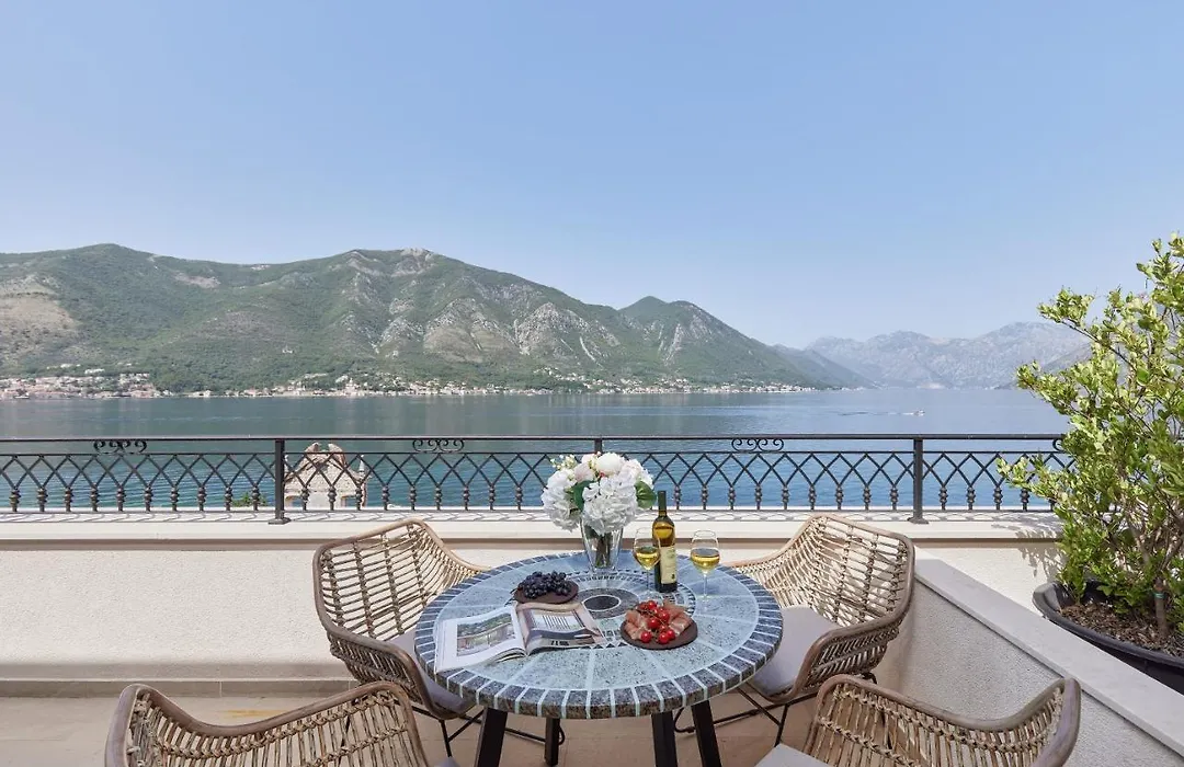 Penthouse On The Bay - 20M From The Beach-1