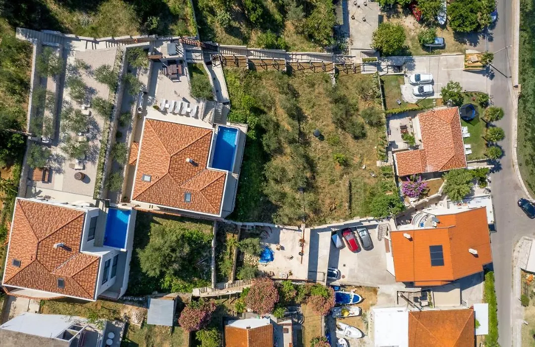 Stoliva Residence With Infinity Pool-1