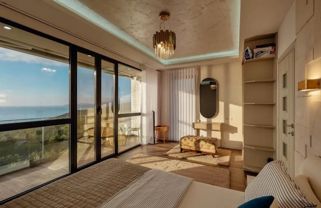 Misisuone Villa With Swimming Pool And Sea View-1