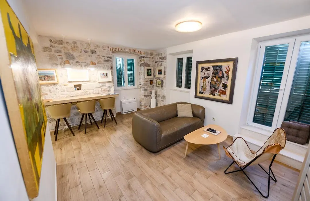 Apartmani Art Karampana-1