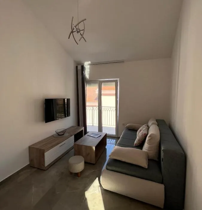 Luna Apartment-1