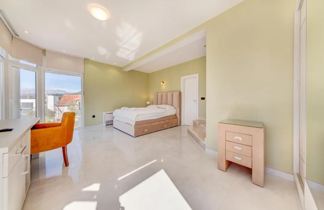 Villa Lara-1