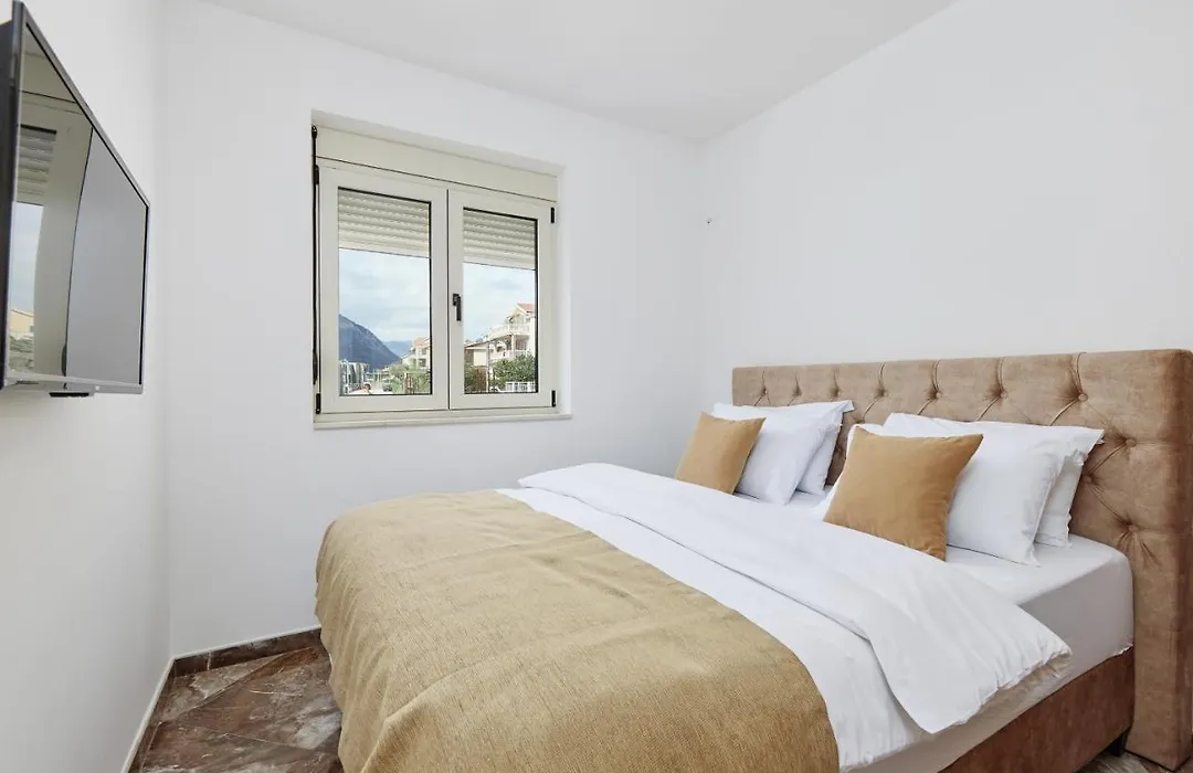 Stanisic Family Apartments-1