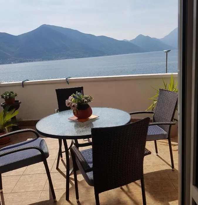 Apartman Hanidani, Vila Bojana, Ljuta, Montenegro-1
