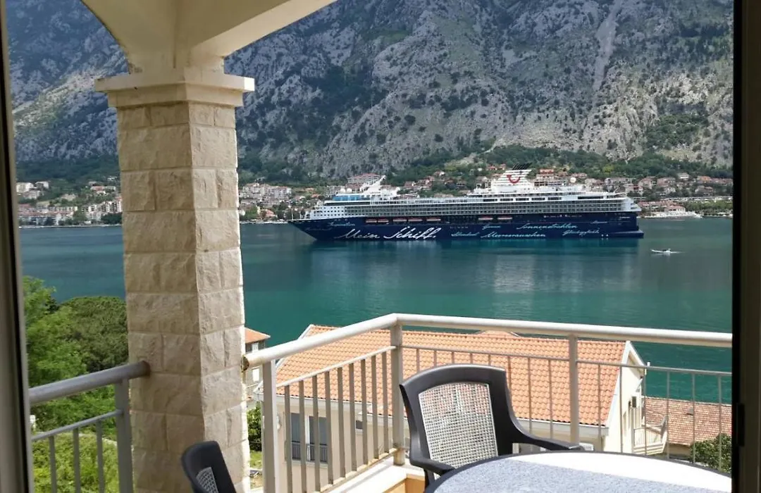 Romantic Bay-1