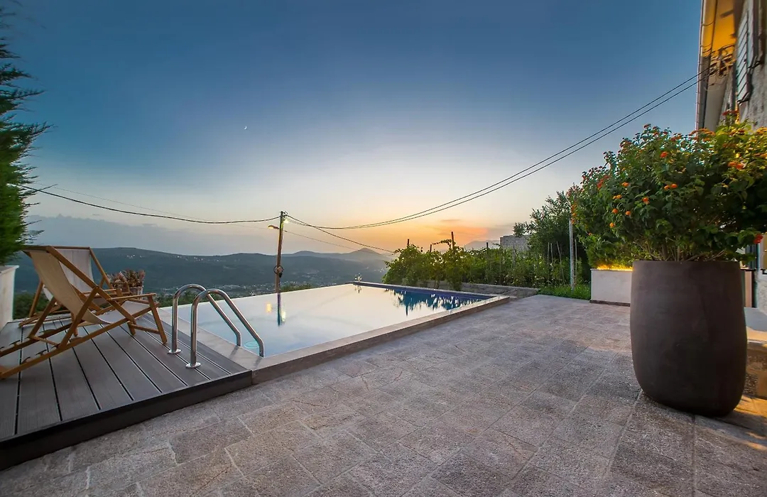 Villa Di Campagna-1