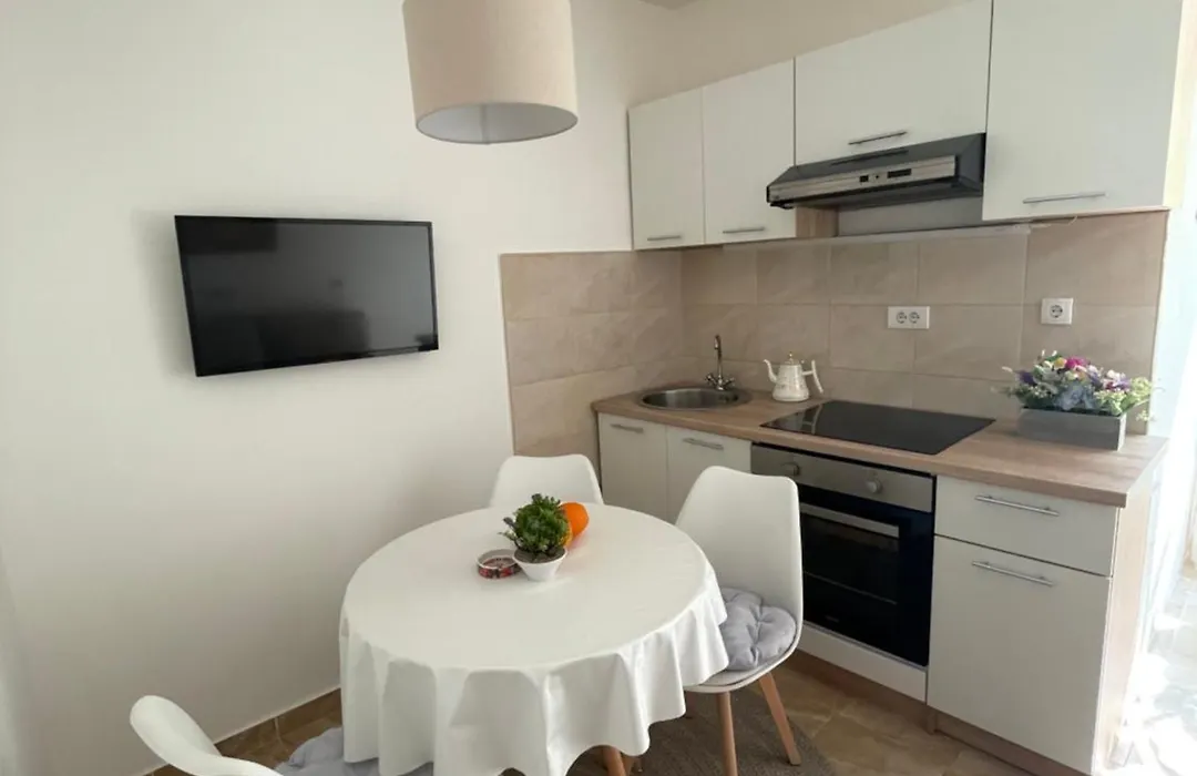 Apartment Maki-1