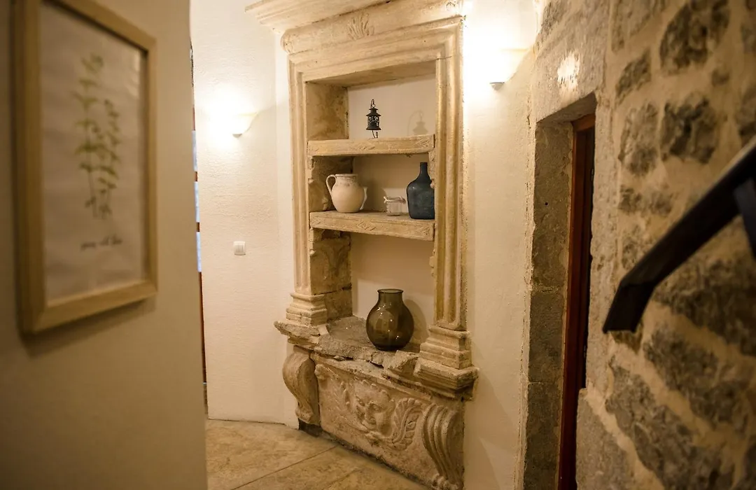 Antika Guesthouse-1