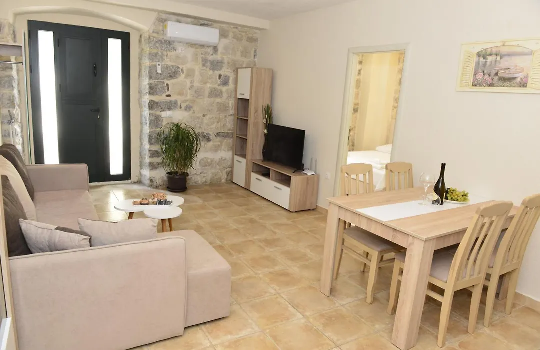 Villa Andrea Apartments With Parking-1