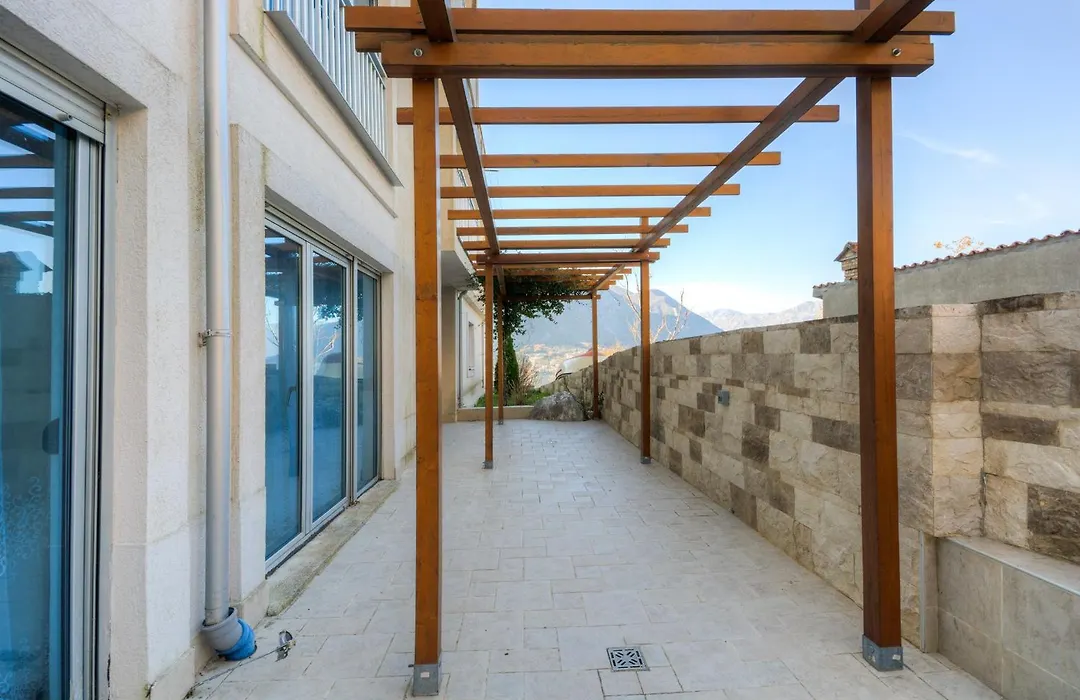 Buena Vista Apartments-1