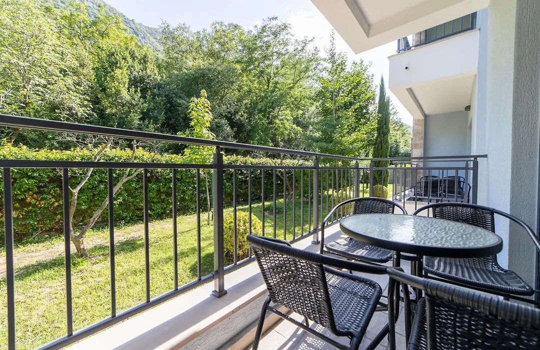 Green Bay Apartments Morinj-1