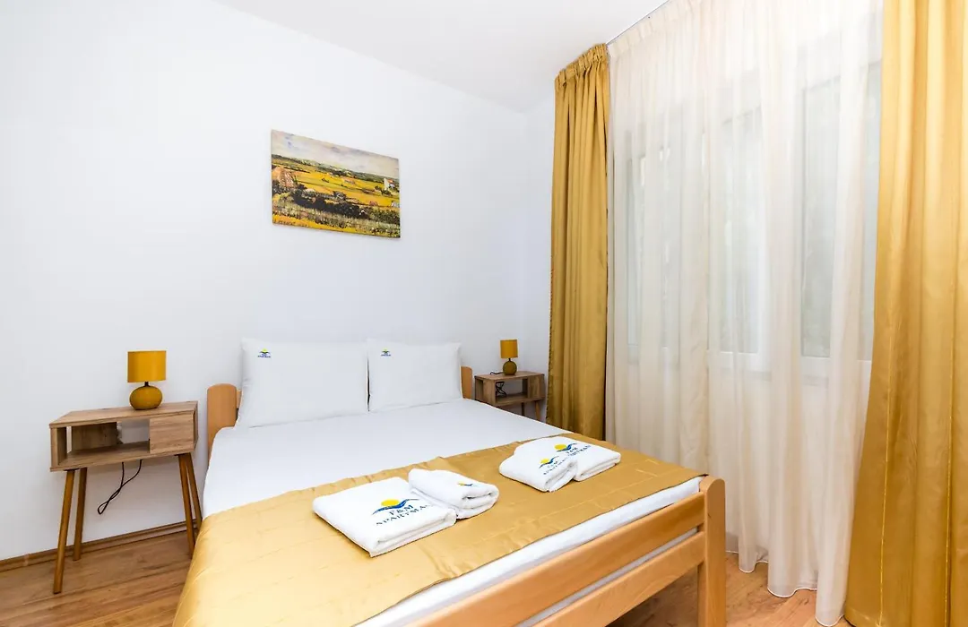 Apartmani F&M-1