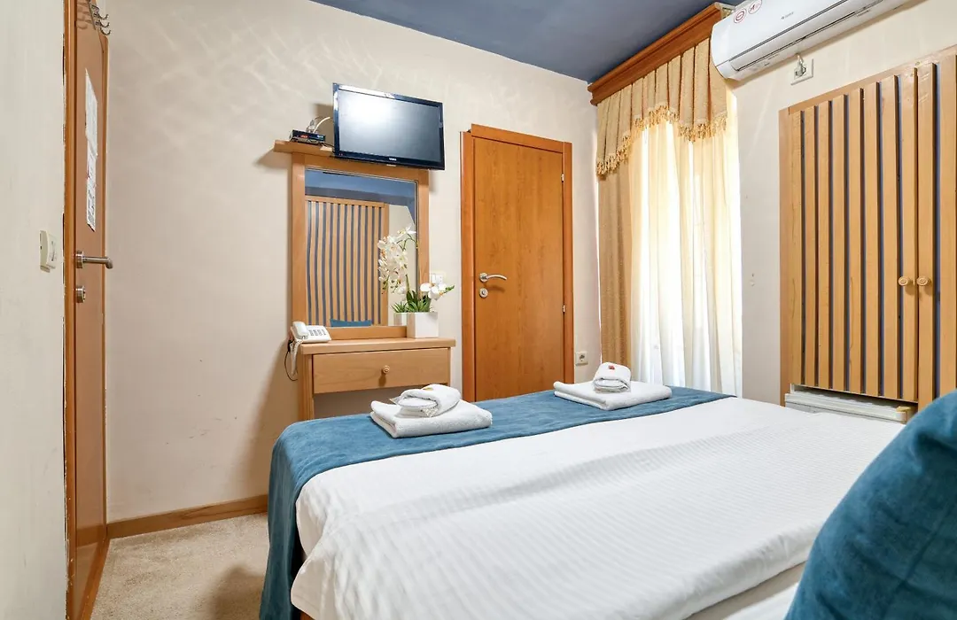 Hotel Rendez Vous-1