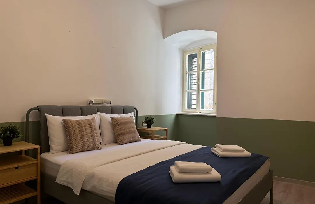 Nest Ozana-1
