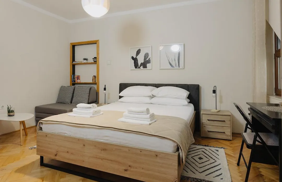 Mediterranean Holiday House & Apartments-1