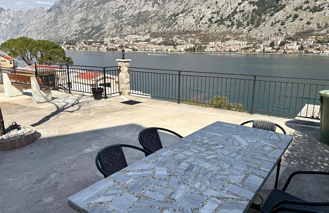 Fortress View Apartment II-1