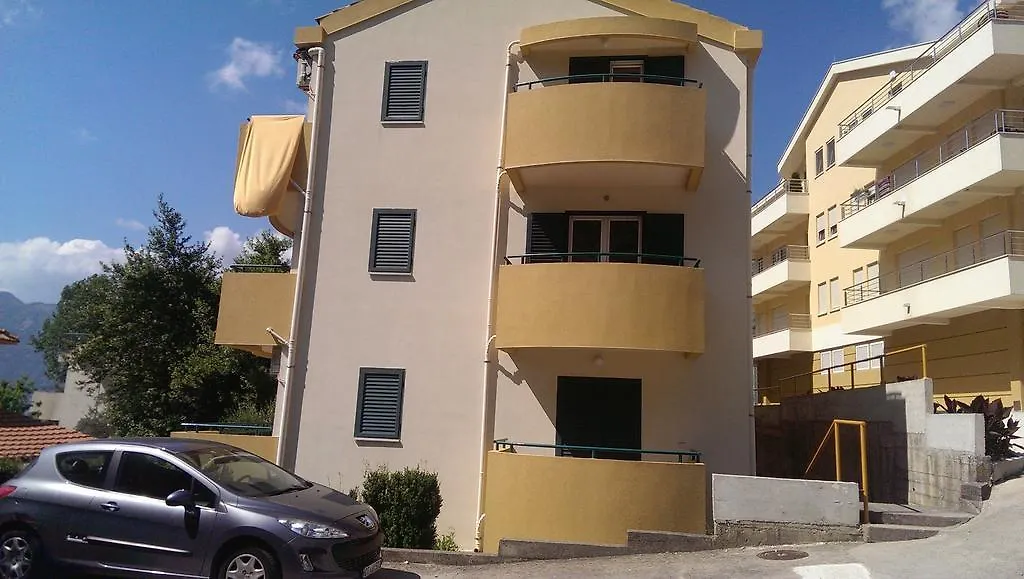 Apartment Balsa I Mia-1