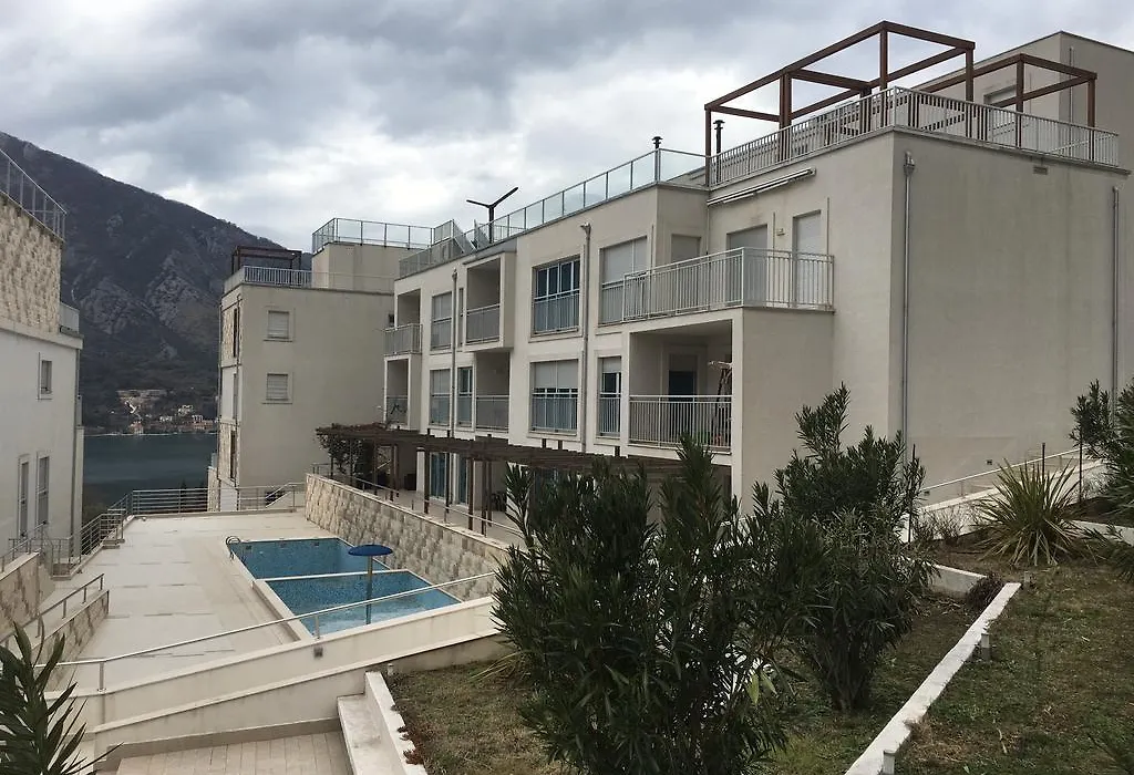 Apartment Azzurro With Pool And Parking-1