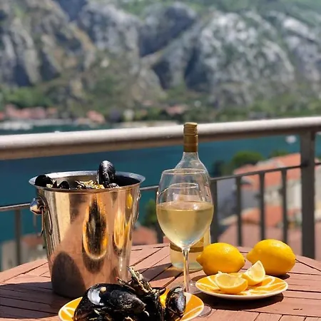 Wonderful 2 Bedroom With Beautiful Views Apartments In Kotor Vista-2
