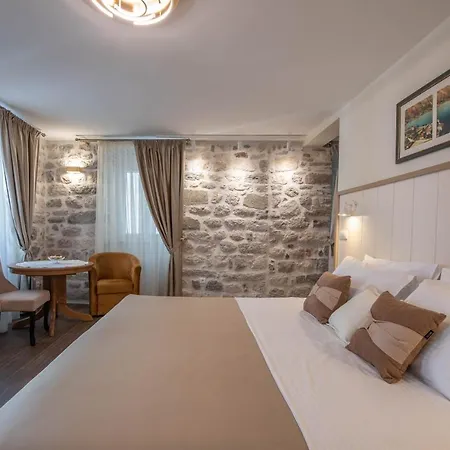 Apartment La Piazzetta 1-2