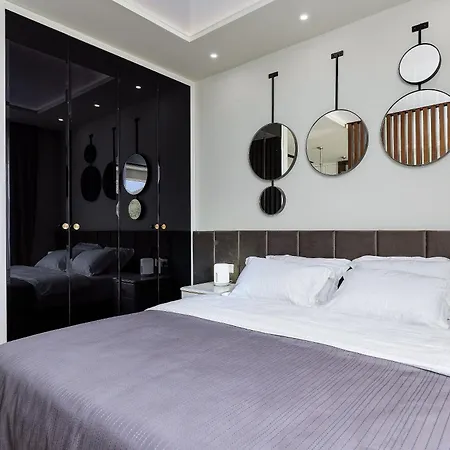 Przice Gardens Apartment With Pool-3