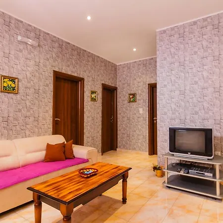 Kotor Emerald Apartments-2
