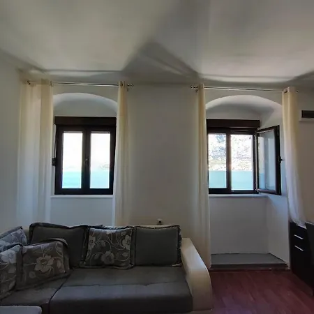 Apartment Viktor-2