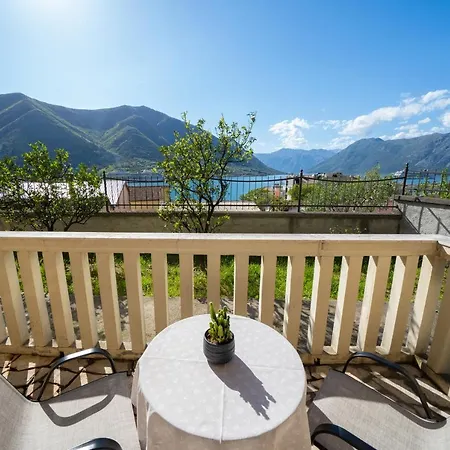 3M - Stylish Studio Apartment With Terrace-2