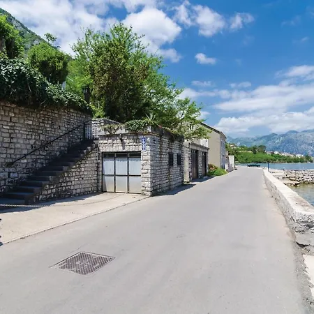 1 Bedroom Beach Front Home In Kotor-2