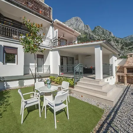 Tina'S Family House-2