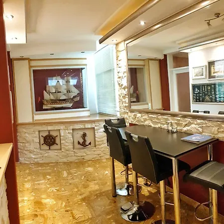 Promenade Suite-3