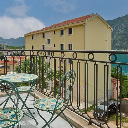 2Montenegro Limeta Apartments With Pool-3