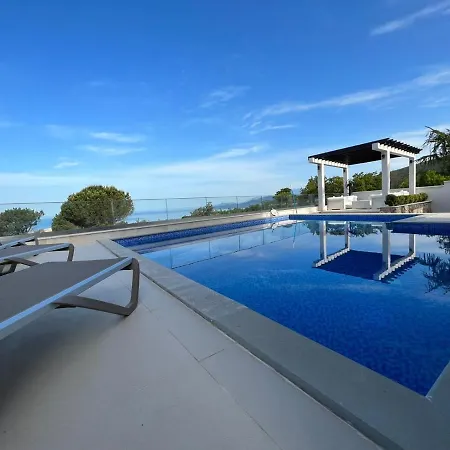 Misisuone Villa With Swimming Pool And Sea View-2
