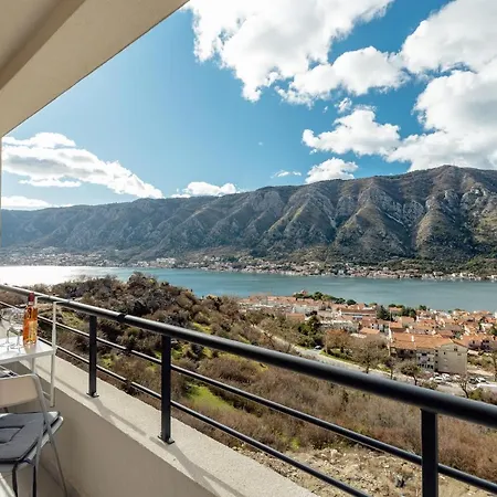 Lana Sea View Apartment-3