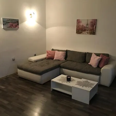 Pocanic'S Apartment-2