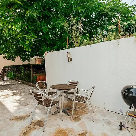 Spacious Family 4Br Seaside House, Fantastic Sea Views, 20 Meters To Beach-2