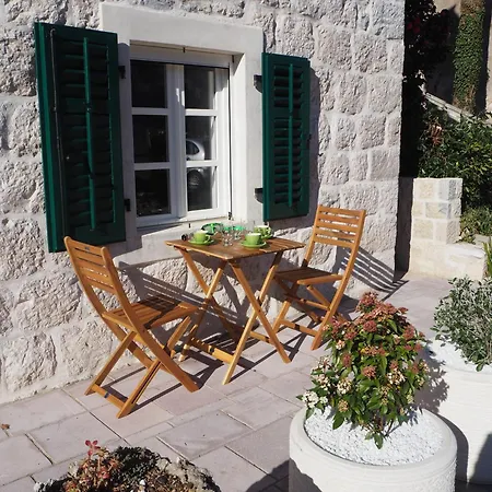 Romantic Stone House By The Sea ****-3