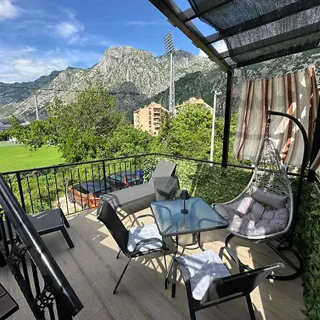 Sunshine Apartment With Private Pool And Parking-2